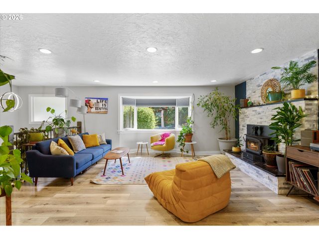 1947 Se MEADOW Ct, Gresham, OR 97080