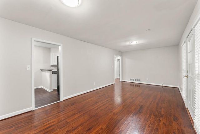 2352 Elmwood SE Circle, Atlanta, GA 30339