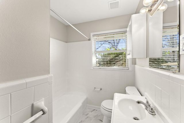 2352 Elmwood SE Circle, Atlanta, GA 30339