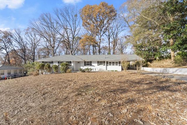 2352 Elmwood SE Circle, Atlanta, GA 30339