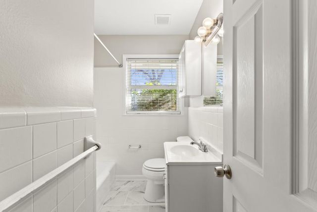 2352 Elmwood SE Circle, Atlanta, GA 30339