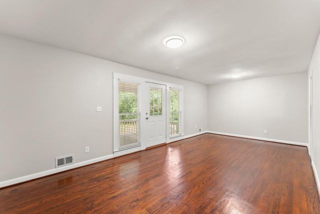 2352 Elmwood SE Circle, Atlanta, GA 30339