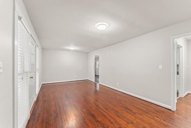 2352 Elmwood SE Circle, Atlanta, GA 30339