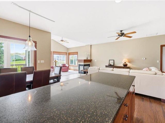 61 N Prairie Pkwy, Valparaiso, IN 46385