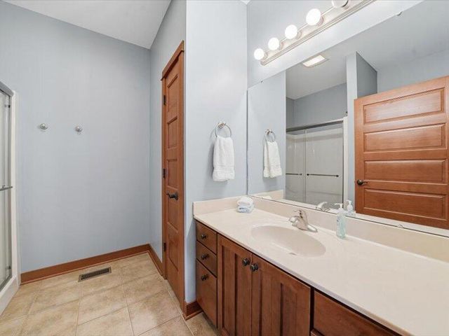 61 N Prairie Pkwy, Valparaiso, IN 46385