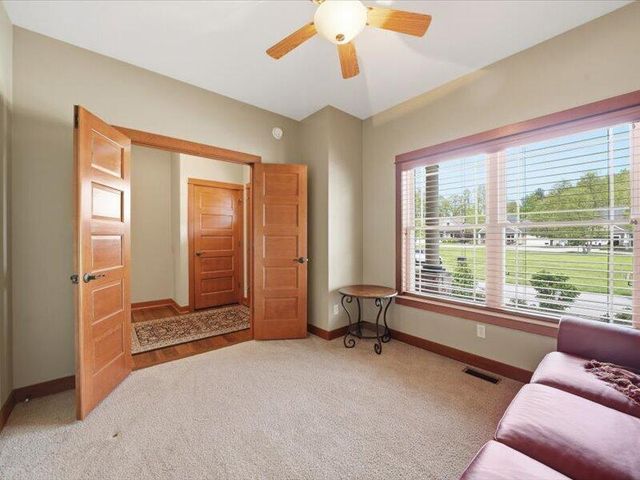 61 N Prairie Pkwy, Valparaiso, IN 46385