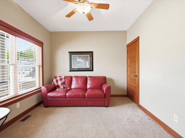 61 N Prairie Pkwy, Valparaiso, IN 46385