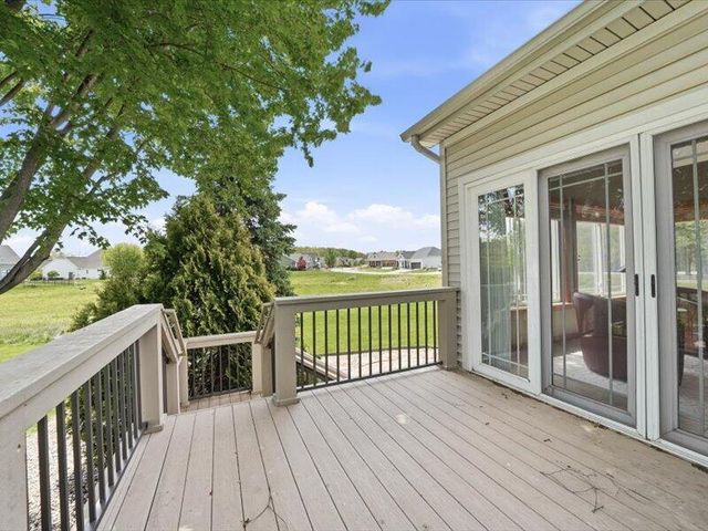 61 N Prairie Pkwy, Valparaiso, IN 46385