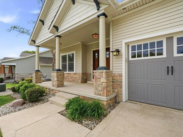 61 N Prairie Pkwy, Valparaiso, IN 46385