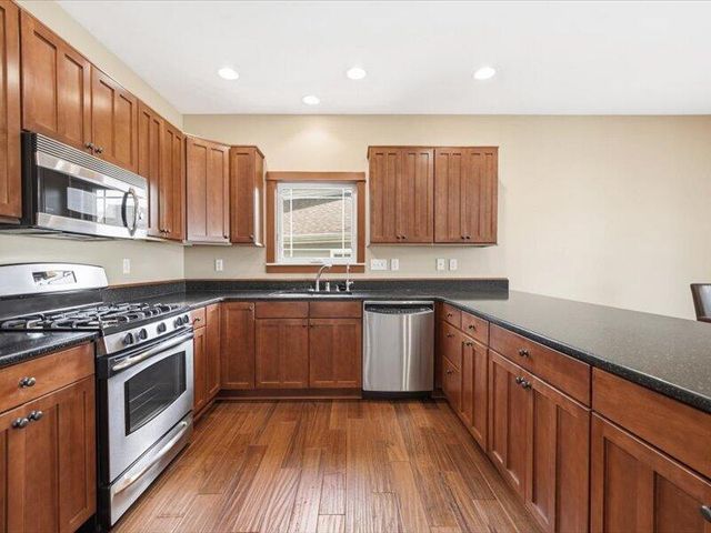 61 N Prairie Pkwy, Valparaiso, IN 46385