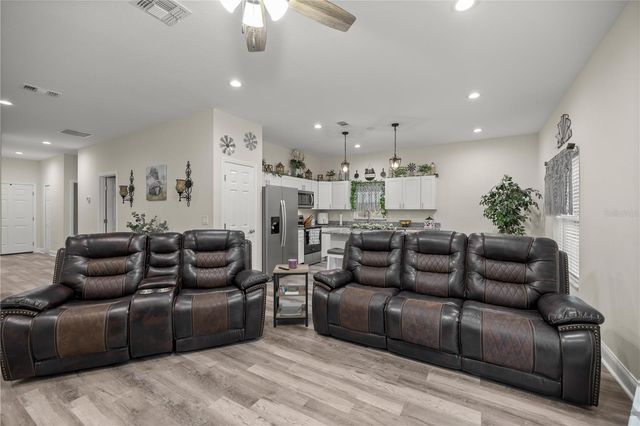 2 MAGNOLIA PASS TRACE, Ocklawaha, FL 32179