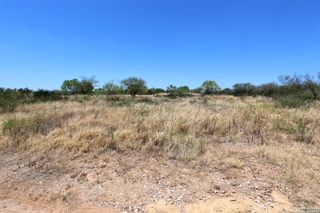 109 County Road 2638, Devine, TX 78016