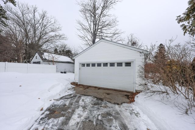 21 Erie Street, Manchester, NH 03102