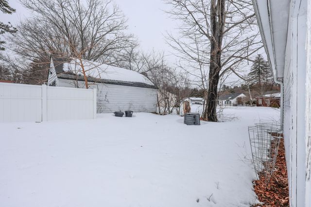 21 Erie Street, Manchester, NH 03102