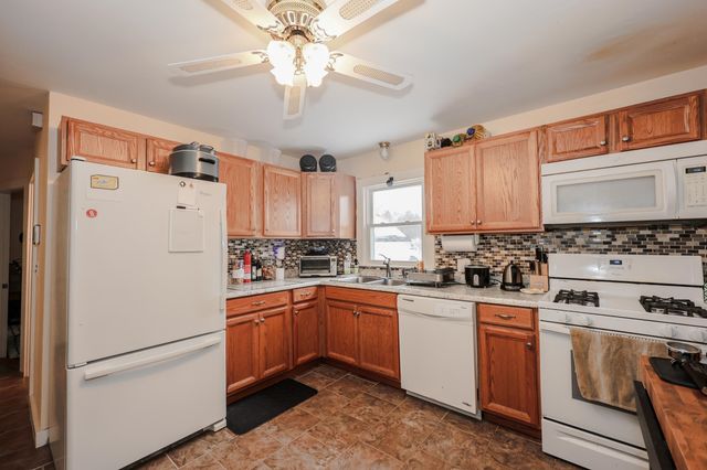 21 Erie Street, Manchester, NH 03102