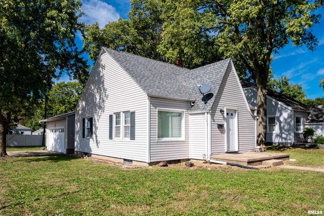 1533 BACON Street, Pekin, IL 61554