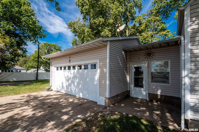 1533 BACON Street, Pekin, IL 61554
