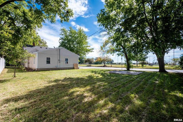 1533 BACON Street, Pekin, IL 61554