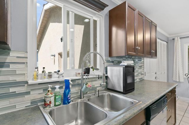 8213 Catalpa Dr, Citrus Heights, CA 95610