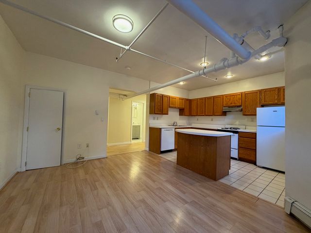 1127 Commonwealth Ave. 34, Boston, MA 02134