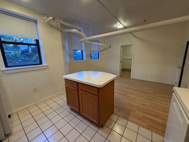 1127 Commonwealth Ave. 34, Boston, MA 02134