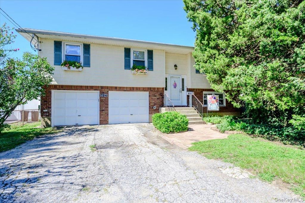 784 Newbridge Road, Bellmore, NY 11710 — exterior