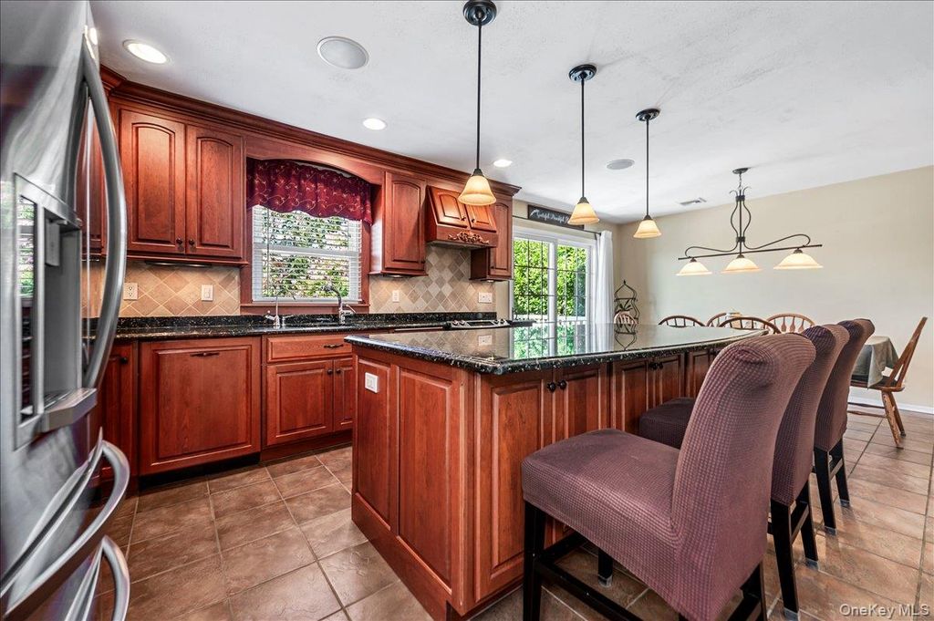 784 Newbridge Road, Bellmore, NY 11710 — photo 2