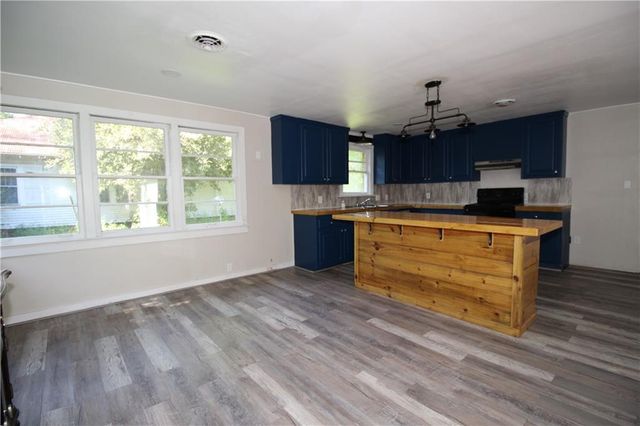 304 S LOUISIANA Avenue, Bunkie, LA 71322