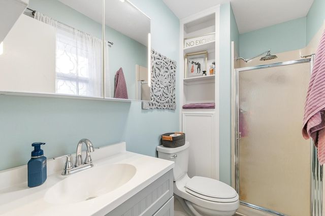 8512 E Scott St, Wichita, KS 67210