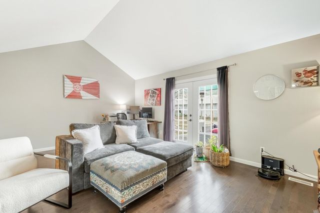 8512 E Scott St, Wichita, KS 67210