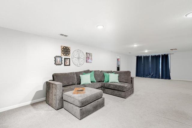 8512 E Scott St, Wichita, KS 67210