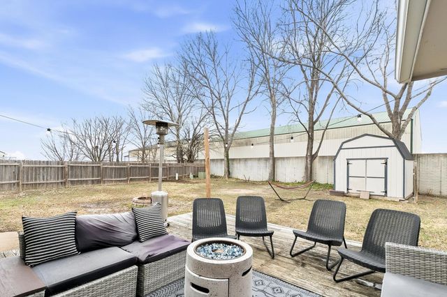 8512 E Scott St, Wichita, KS 67210