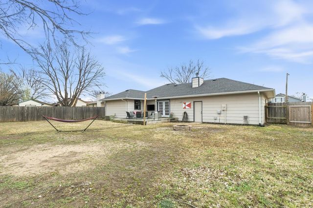 8512 E Scott St, Wichita, KS 67210