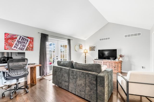 8512 E Scott St, Wichita, KS 67210