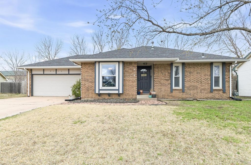 8512 E Scott St, Wichita, KS 67210