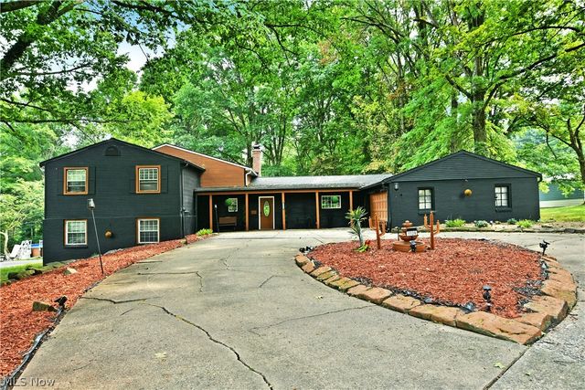 1109 Mansell Drive, Youngstown, OH 44505