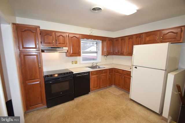 2644 LONGFELLOW DR, Wilmington, DE 19808