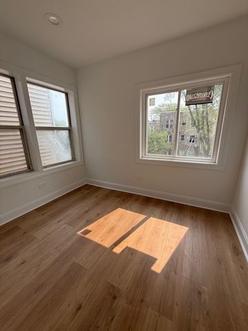 7841 S Essex Avenue 3N, Chicago, IL 60649