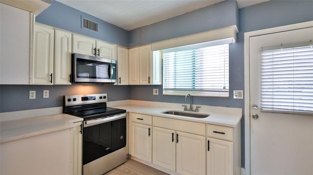 335 N CAUSEWAY #F-21, New Smyrna Beach, FL 32169