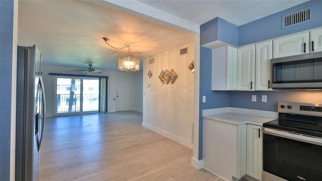 335 N CAUSEWAY #F-21, New Smyrna Beach, FL 32169