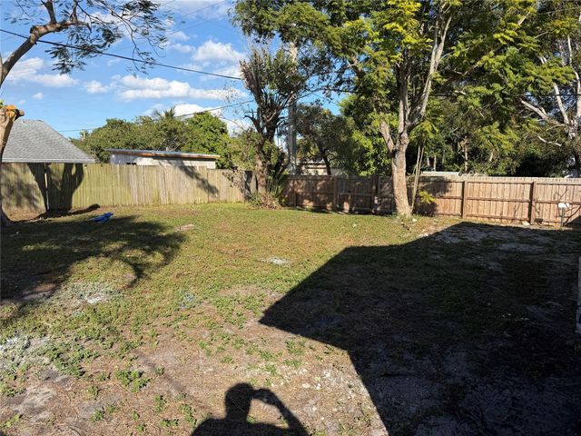 703 SW 4th Avenue, Boynton Beach, FL 33426