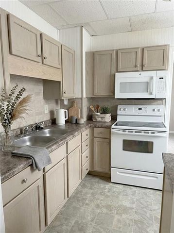 123 PARK Avenue, Maryville, MO 64468