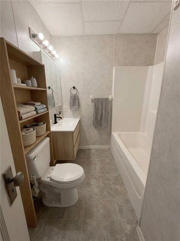 123 PARK Avenue, Maryville, MO 64468