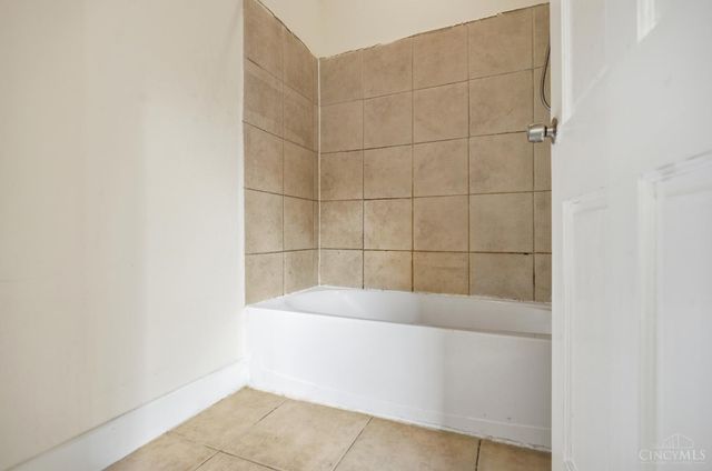2212 Ravine Street, Cincinnati, OH 45219