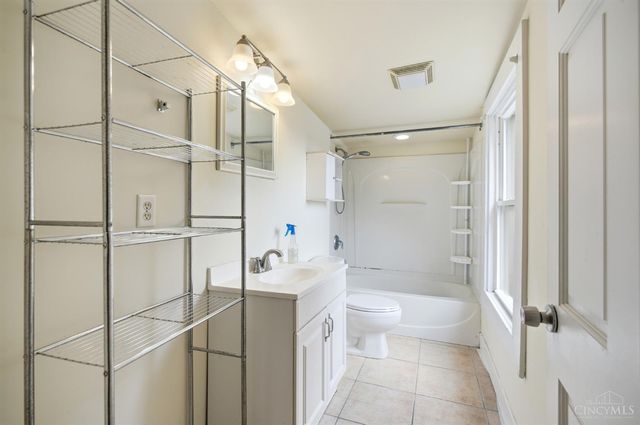 2212 Ravine Street, Cincinnati, OH 45219
