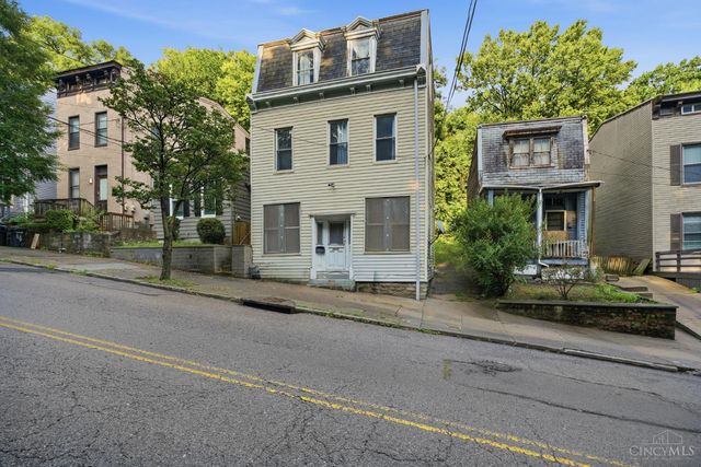 2212 Ravine Street, Cincinnati, OH 45219