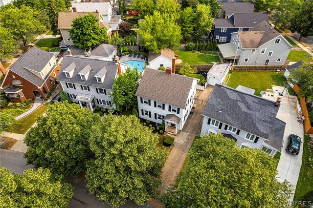 11 North Drive, Buffalo, NY 14216