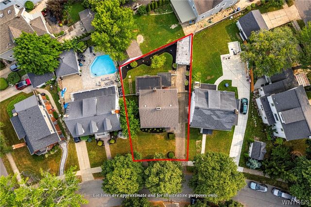11 North Drive, Buffalo, NY 14216