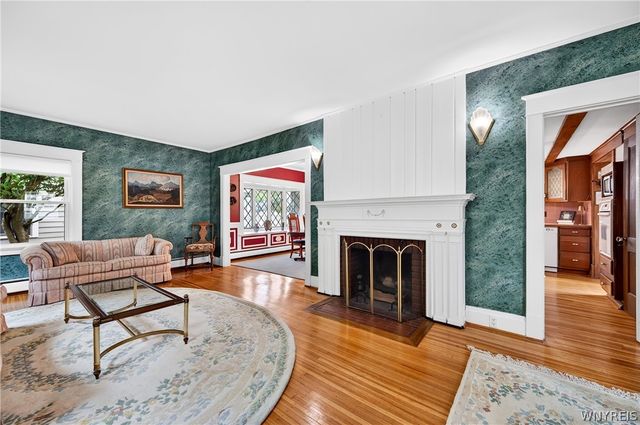 11 North Drive, Buffalo, NY 14216