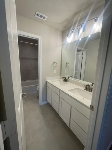 8024 Scanlan Trl, Missouri City, TX 77459